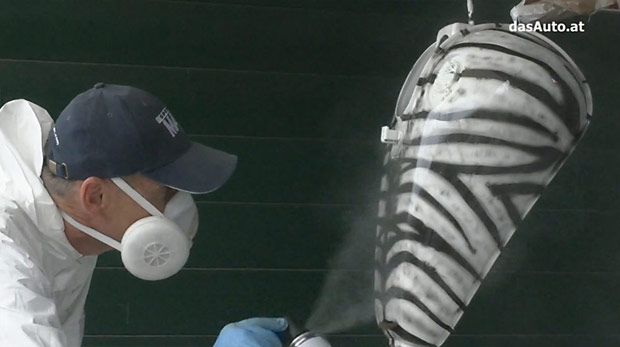 Prvi sloj bezbojnog laka